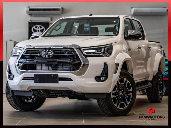 TOYOTA HILUX 2.8 D-4D TURBO DIESEL CD SRX PLUS 4X4 AUTOMÁTICO TOYOTA HILUX 2.8 D-4D TURBO DIESEL CD SRX PLUS 4X4 AUTOMÁTICO